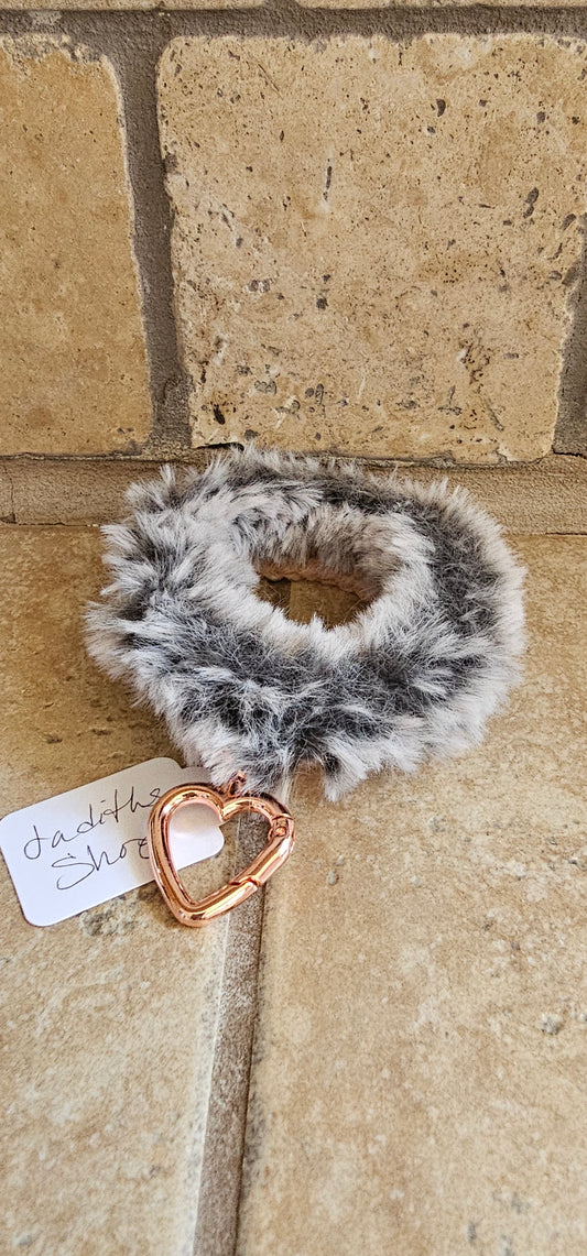 Wristlet Fur Wolf Soft Shell