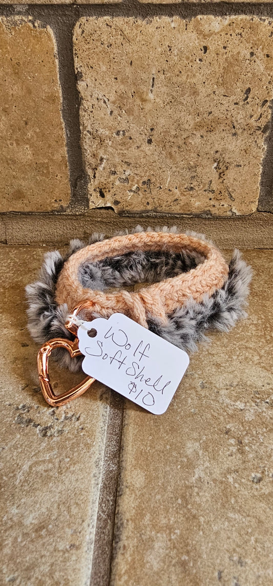 Wristlet Fur Wolf Soft Shell